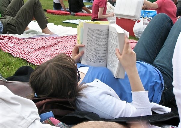 10400992_570646832189_4482_n-2