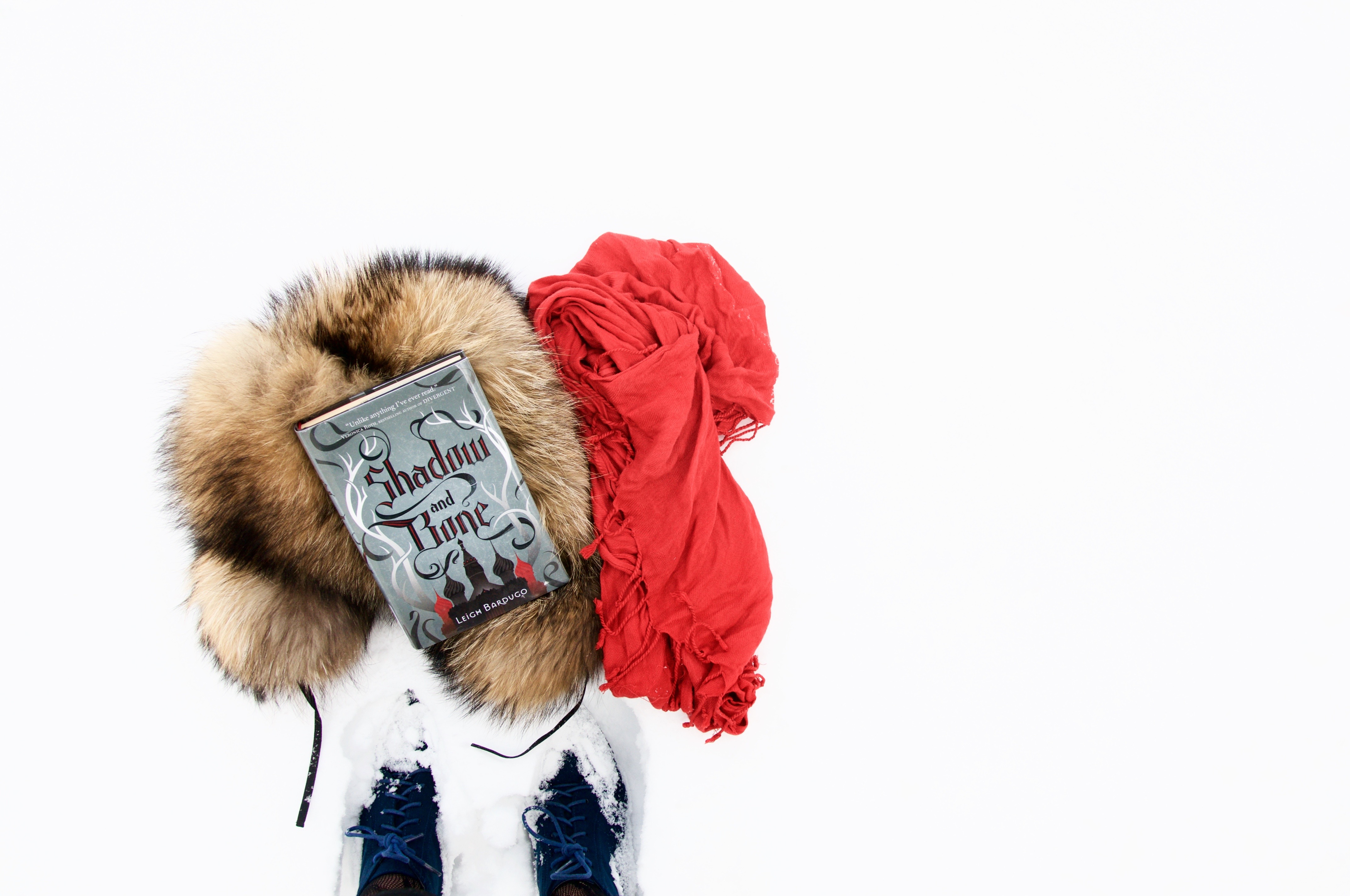 Book Review: Shadow and Bone (Grisha Trilogy, #1) by Leigh Bardugo